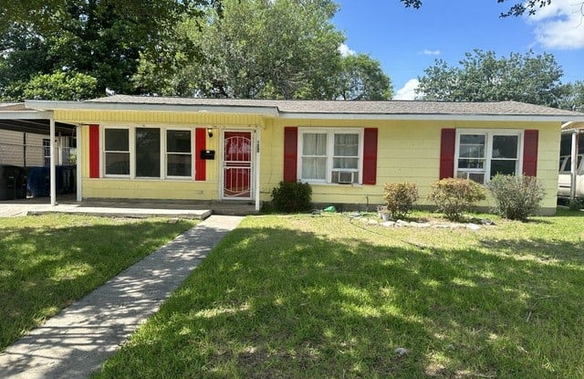 131 Banbridge Ave - 131 Banbridge Avenue, San Antonio, TX 78223