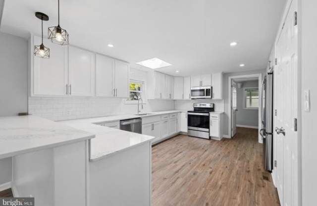 904 Lakeview Dr Gallery 2