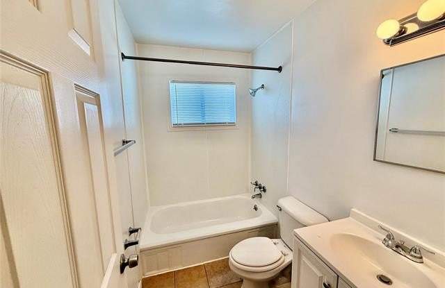 12753 Georgiana Avenue Gallery 4