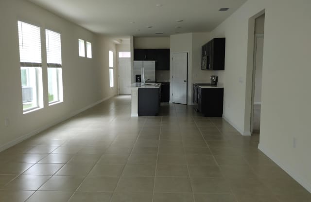 816 Friendship Circle Gallery 2