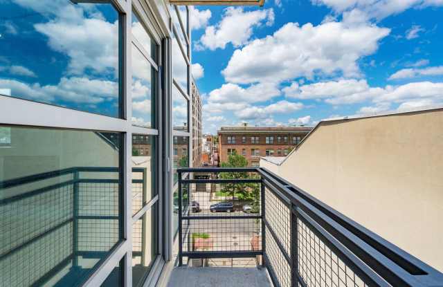 Enjoy all that Logan Circle and Mount Vernon Square have to offer in this modern and bright 2 bed 2 bath! photos photos