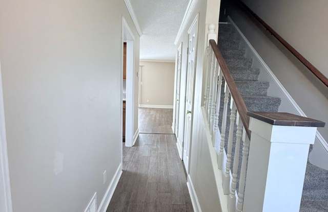 2 bedroom townhome in Oakwood, GA Gallery 3