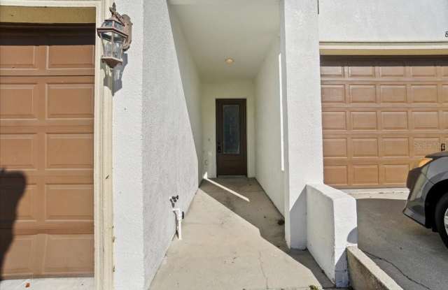 Luxury 2-Car garage Townhome in Temple Terrace Gallery 4