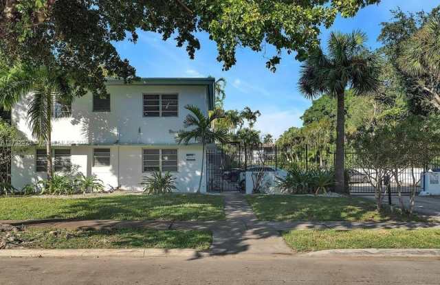 645 NE 77th St photos photos