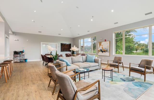 Eagle Creek Apartments Gallery 3