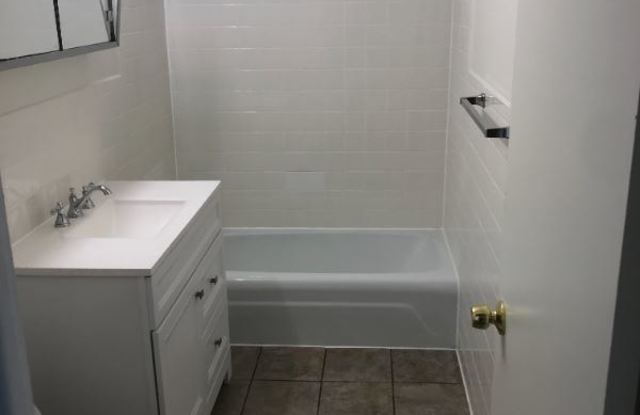 Briarwood - 3060 Kathe Lane, Waukegan, IL 60085