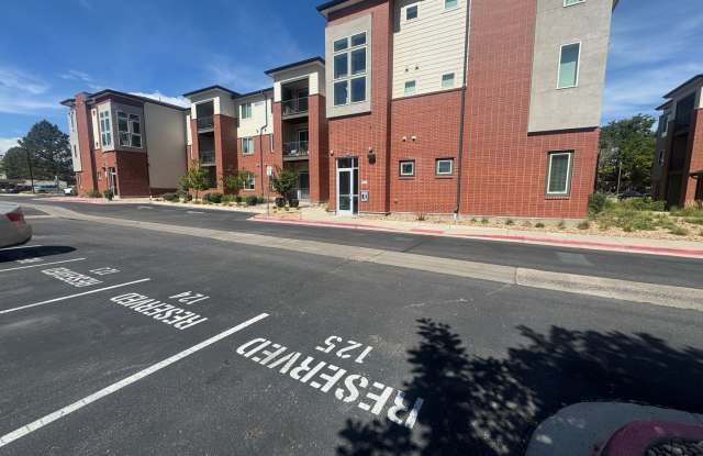 Contemporary 2 Bedroom Condo in the Heart of Aurora Gallery 1