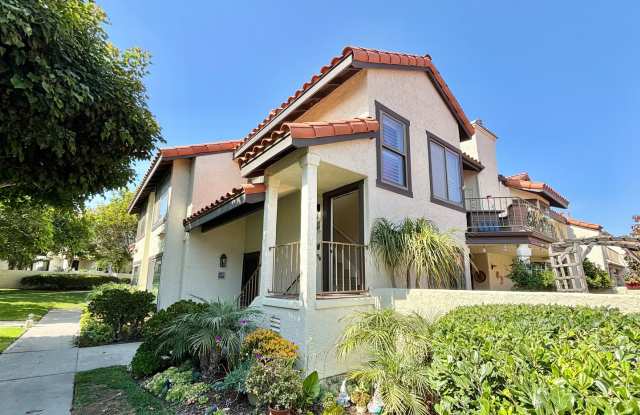 Oxnard | The Colony | 2 Bed + 2 Bath Condo | Gated Community | Martinique Ln photos photos