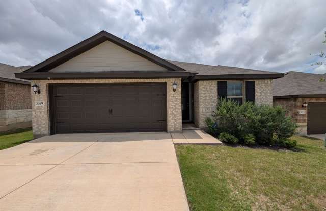 4 Bedrooms / Great Location / Fridge, Washer & Dryer Included / Fenced in Backyard / NBISD photos photos