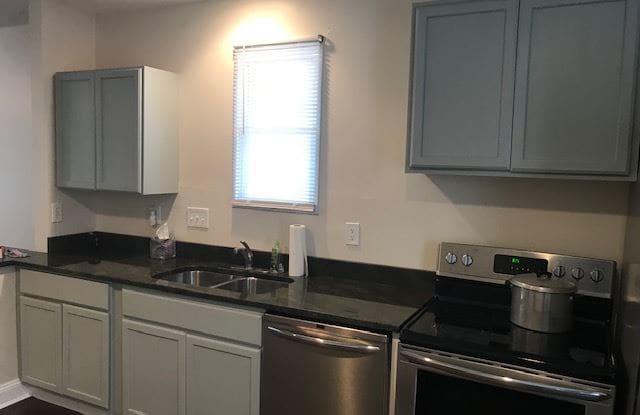 39 W Ramlow Aly - 39 West Ramlow Alley, Columbus, OH 43202