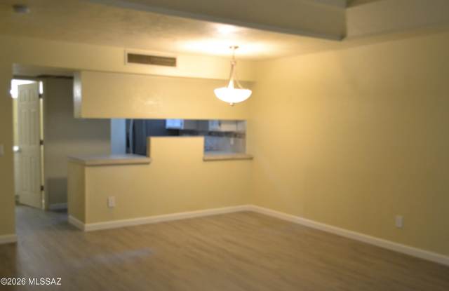 1200 E River Road Gallery 2