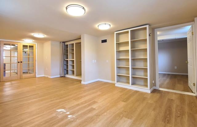 Ground Floor 1 Bed/1 Bath Apartment close to Everett Community College - $250 Signing Bonus! - 901 Colby Avenue, Everett, WA 98201 Ground Floor 1 Bed/1 Bath Apartment close to Everett Community College - $250 Signing Bonus! - 901 Colby Avenue, Everett, WA 98201