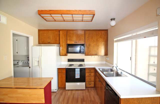 489 Serento Circle Gallery 2