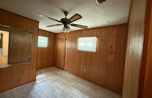 Fully Renovated 3/1 Available for Immediate Rent! photos photos