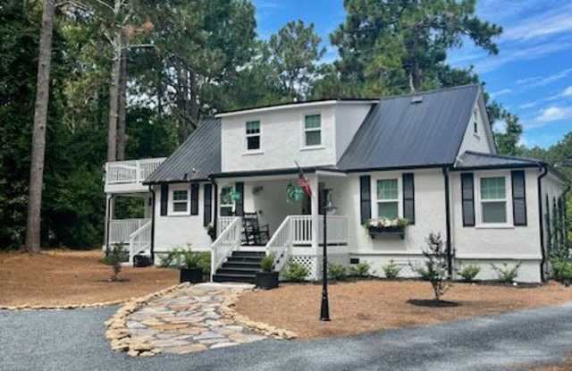 880 North Ashe Street photos photos