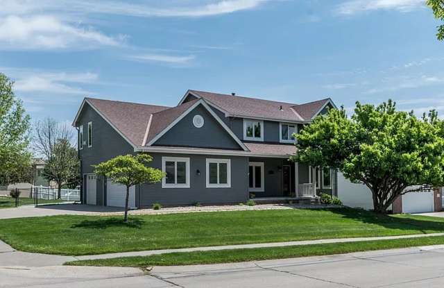 1723 N 171st St – 6 Bed/5 Bath in Elkhorn School District | Finished Basement, 3-Car Garage, Corner Lot photos photos