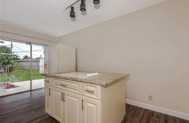 1130 NE 24TH Street, Pompano Beach, FL 33064 - 6455 Gallery 3