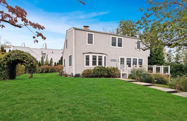 19 Sherwood Drive - 19 Sherwood Drive, Westport, CT 06880