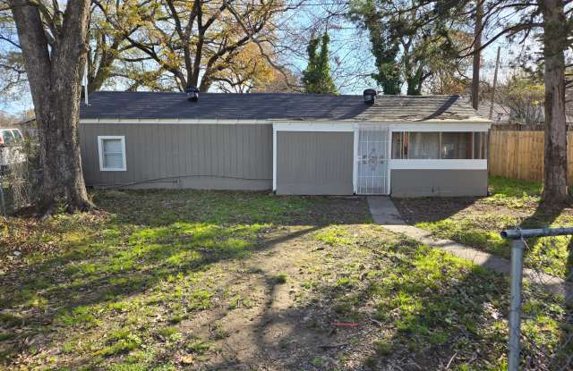 1512 1/2 Chandler photos photos