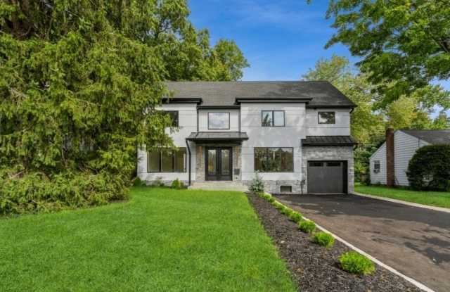 66 E Gramercy Pl photos photos