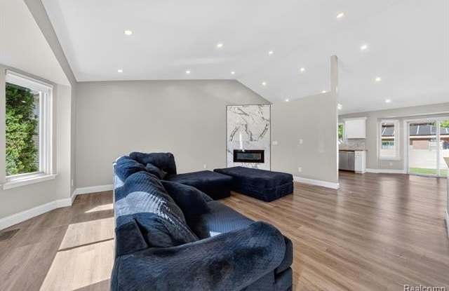 45925 Ashwood Lane Gallery 3