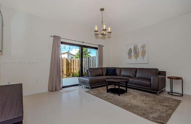 7809 NW 104th Avenue 7, Doral, FL 33178 Gallery 4
