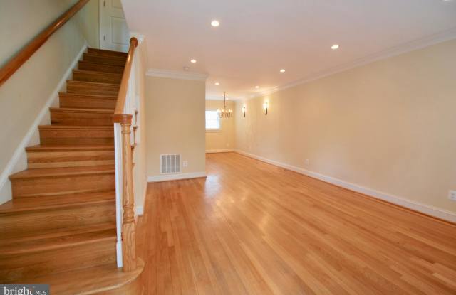 1014 COLONIAL AVENUE Gallery 2