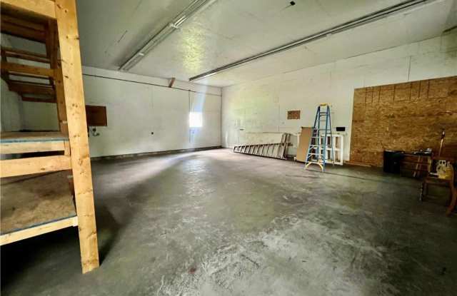 4617 New Castle Rd Gallery 4
