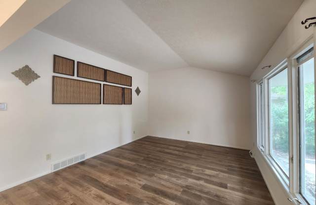 6741 Duneden Ave Gallery 3