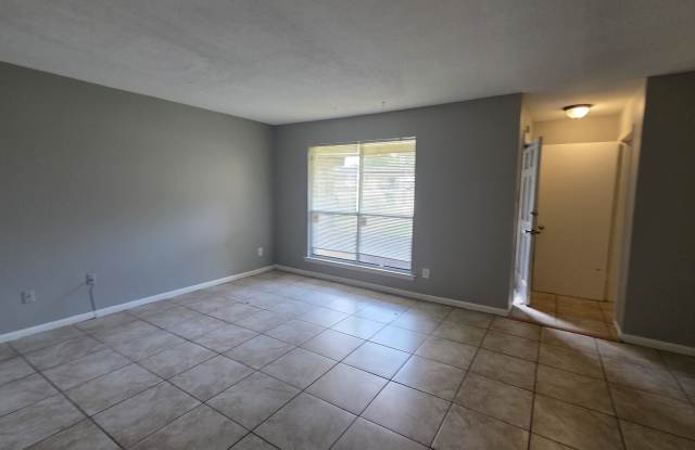 2087 Saint James Dr Gallery 2