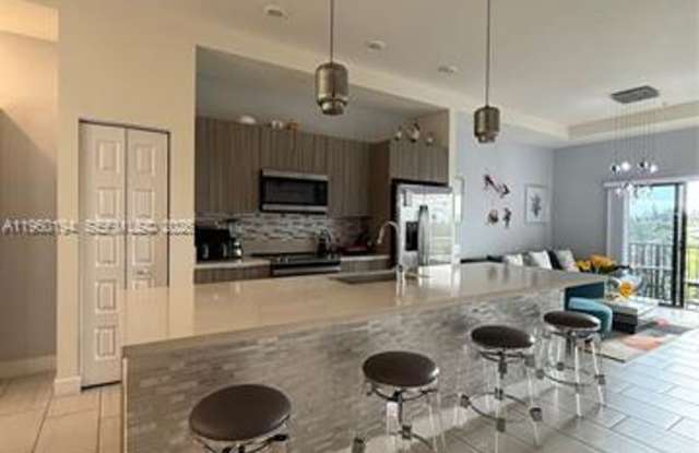 7815 NW 104th Ave unit 32 (A11960194) photos photos