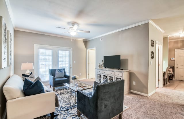 Cypress Lake Apartments Gallery 3