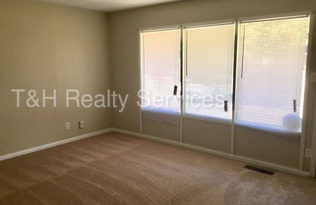 2569 Eagledale Drive Gallery 4