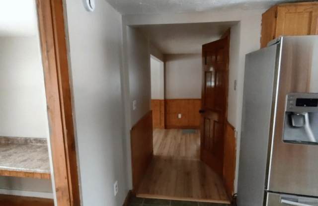 328 North Pond Road, Winslow – Spacious 4-Bedroom Home with Garage Gallery 4
