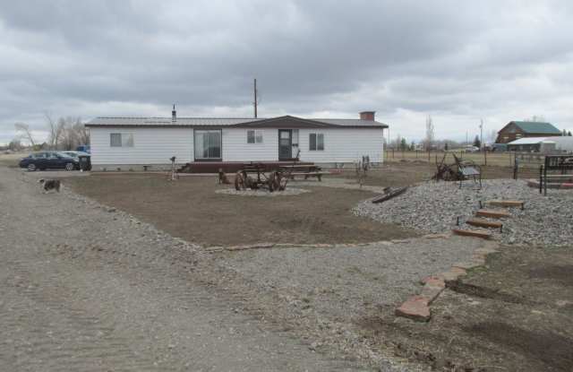 2562 E 500 N photos photos