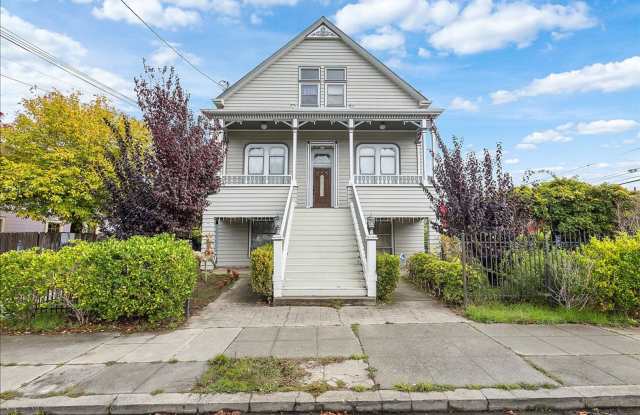 1702 Paru St #B - 4 bedroom | 2 bathroom photos photos