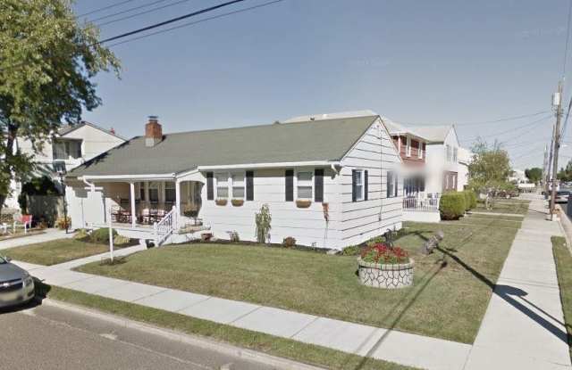 400 N Suffolk Ave - 400 North Suffolk Avenue, Ventnor City, NJ 08406