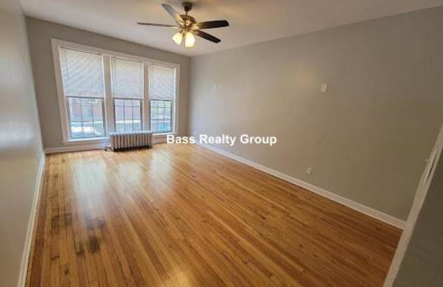 6972 North Greenview photos photos