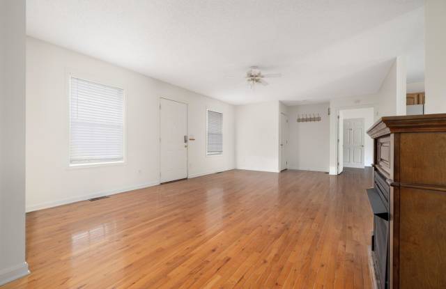 311 South Cedar Avenue Gallery 4