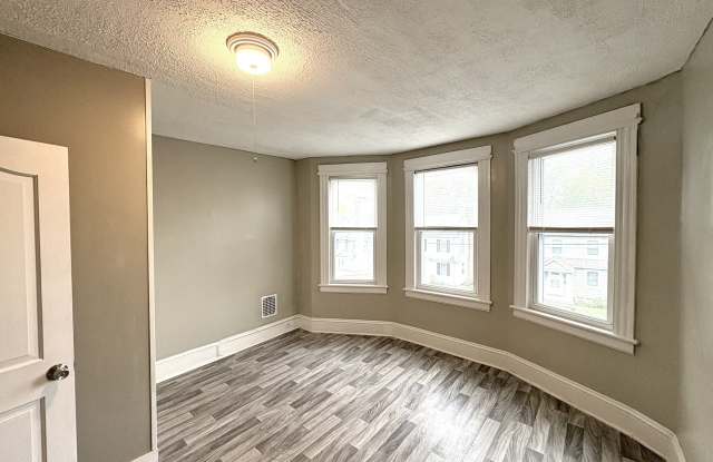 208 Fairview Avenue Gallery 3