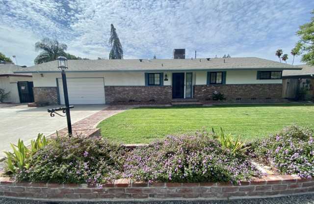 Super Nice 3/2 Barstow  Millbrook - 1363 East Portals Avenue, Fresno, CA 93710