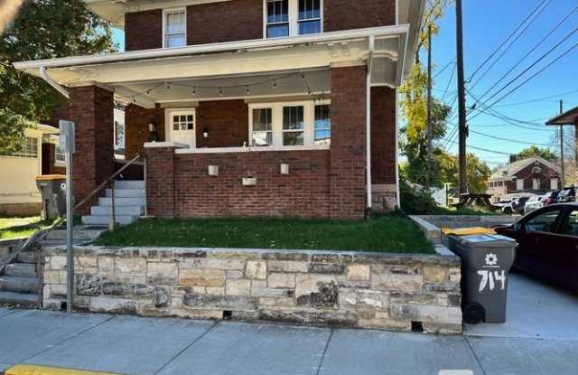 714 E 9th St photos photos