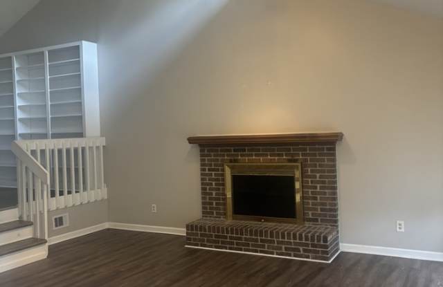 525 North Royal Tower Drive photos photos