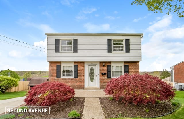 32 S Rolling Hills Ave - 32 South Rolling Hills Avenue, Westmoreland County, PA 15642