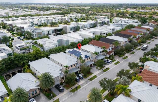 10470 NW 69th Ter - 10470 Northwest 69th Terrace, Doral, FL 33178