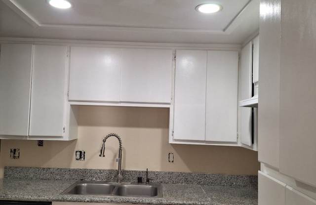 Redlands 2 bedroom 2 bath downstairs unit with large patio Gallery 2