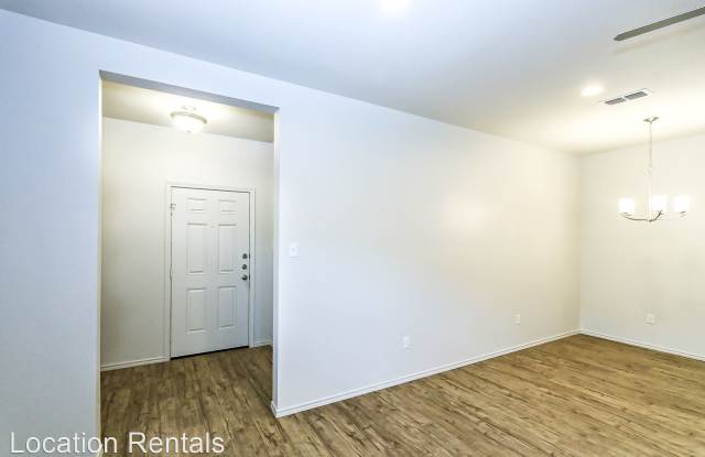 11805 Evanston Avenue Gallery 3