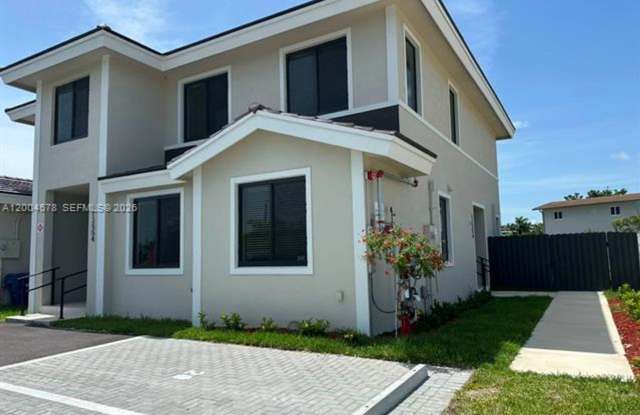 12554 SW 194th St # 12554, Miami, FL 33177 photos photos