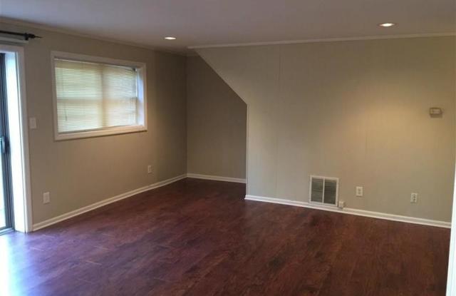 792 Marstevan Drive NE Gallery 4