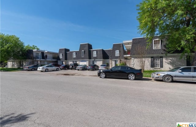 203 E Bowie Street - 203 East Bowie Street, Luling, TX 78648